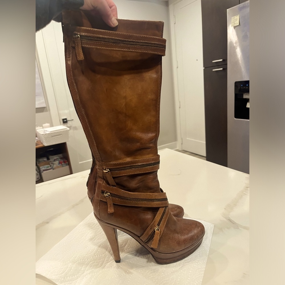 Vero Cuoio Italian Leather Women's Boots, Size 39, Brown/Tan. Newly re-soled.